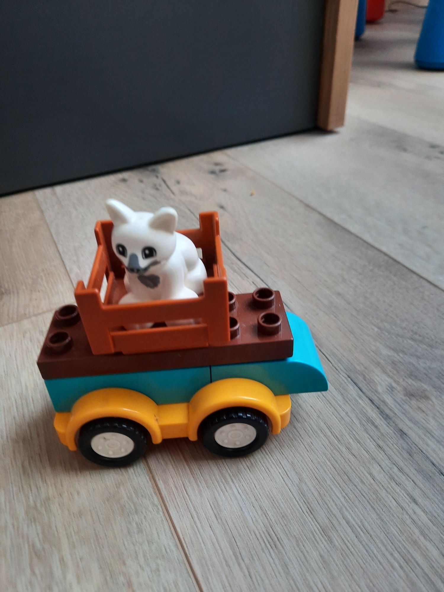 Zestaw lego duplo z kotkiem i autami