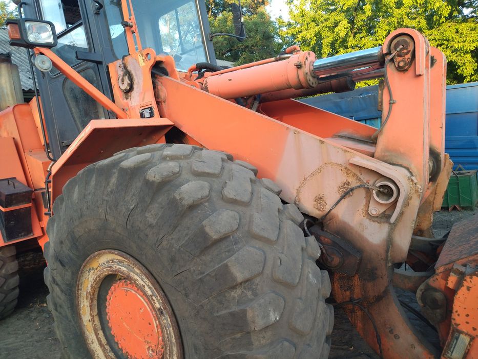 Фронтальний навантажувач Renders RL 250k