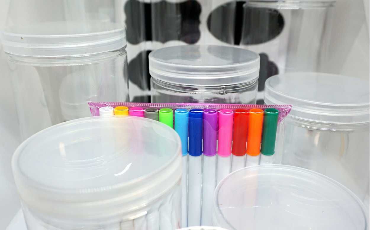8x pojemnik kuchenny z zakrętką plastik różne wielkości 0,25 do 1,1L
