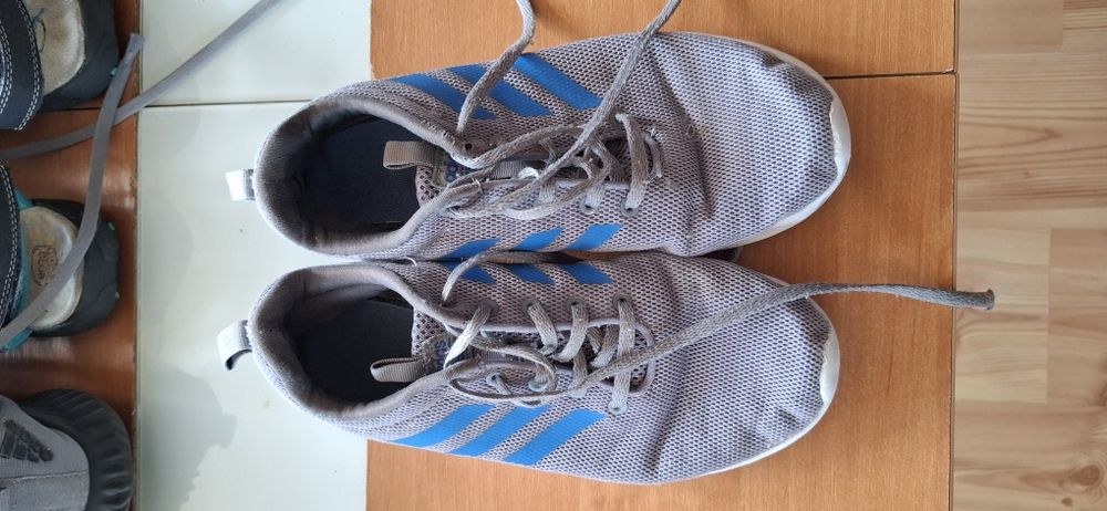 Buty do chodzenia młodzieżowe