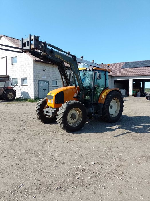 Sprzedam Renault Ares 620RZ z turem