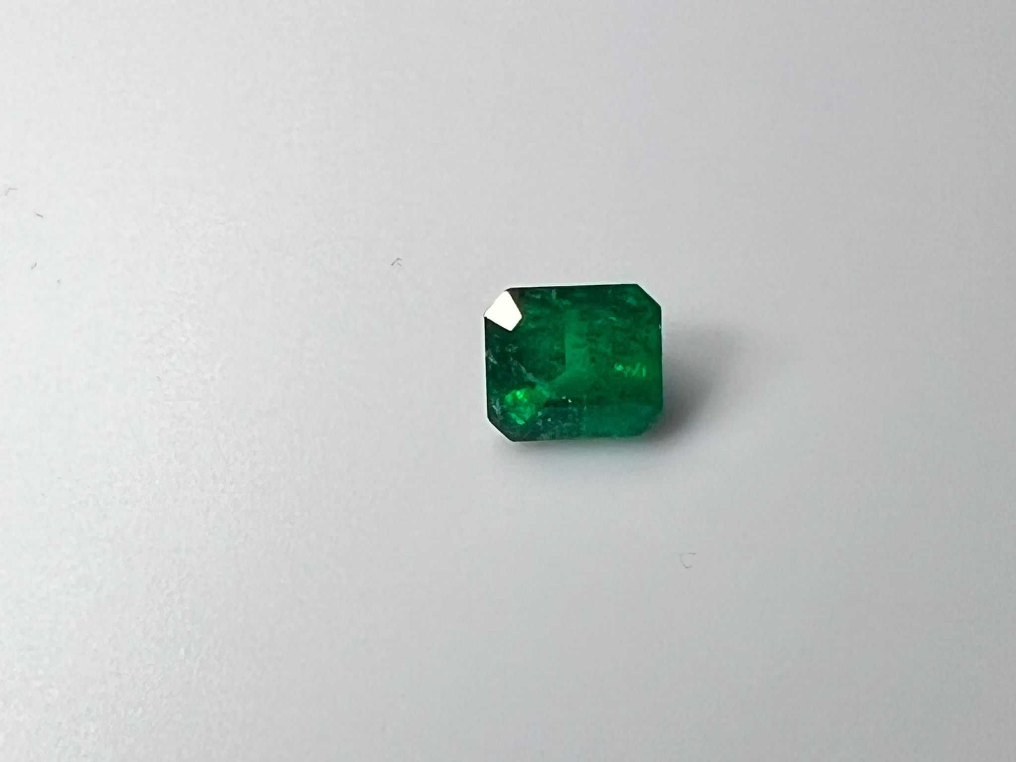 Naturalny Szmaragd kamień szlachetny 1.11 ct CERTYFIKAT