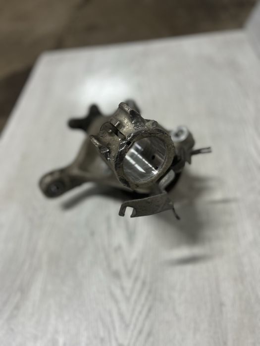 Цапфа передня VW Tiguan II 5NA