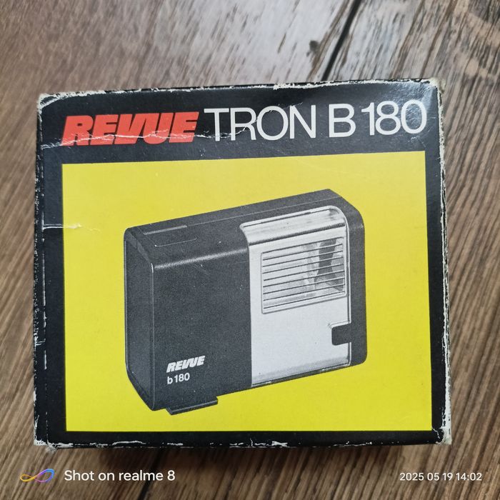Lampa błyskowa Revue Tron B180 – stan idealny, z oryginalnym pudełkiem