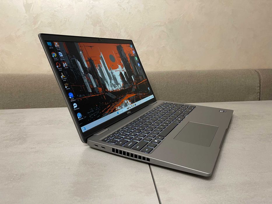 Ноутбук Dell Latitude 5550, 15,6" FHD IPS, i5-125U, 16GB DDR5, 256GB