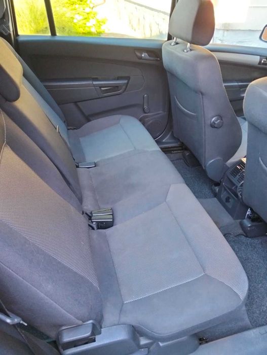 Опель зафіра 2010