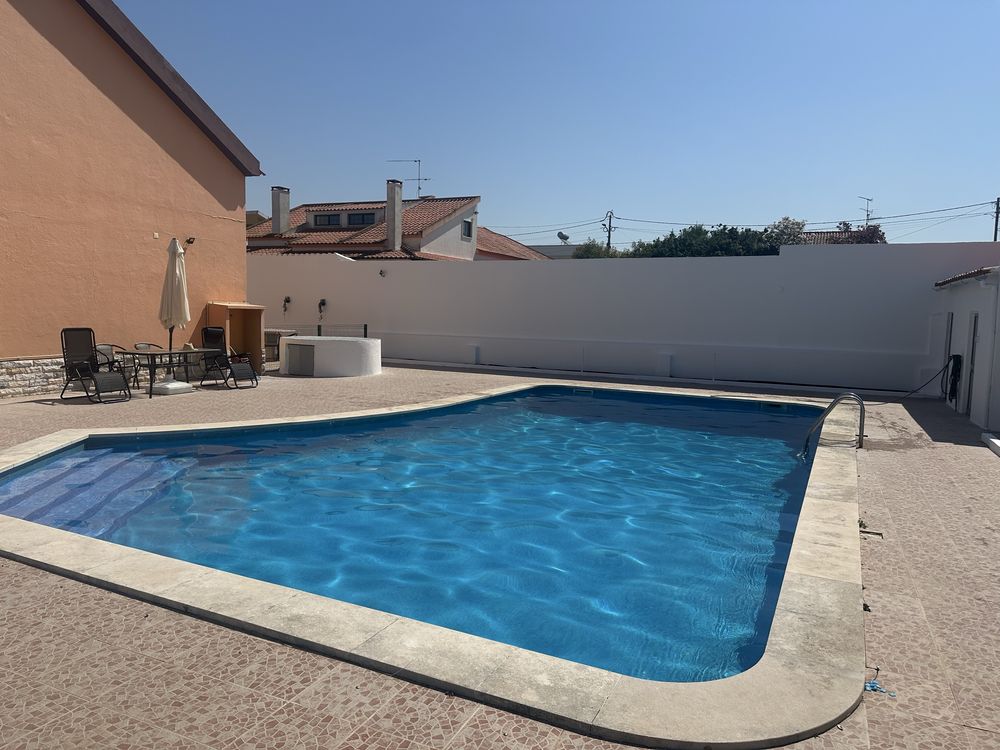 Vendo casa em fernao 2 andares