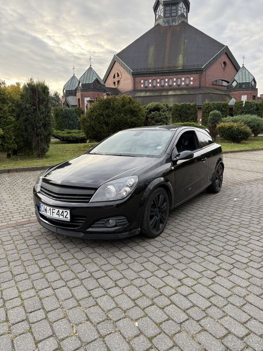 Opel Astra GTC H 2.0t 200km /bogate wyposazenie