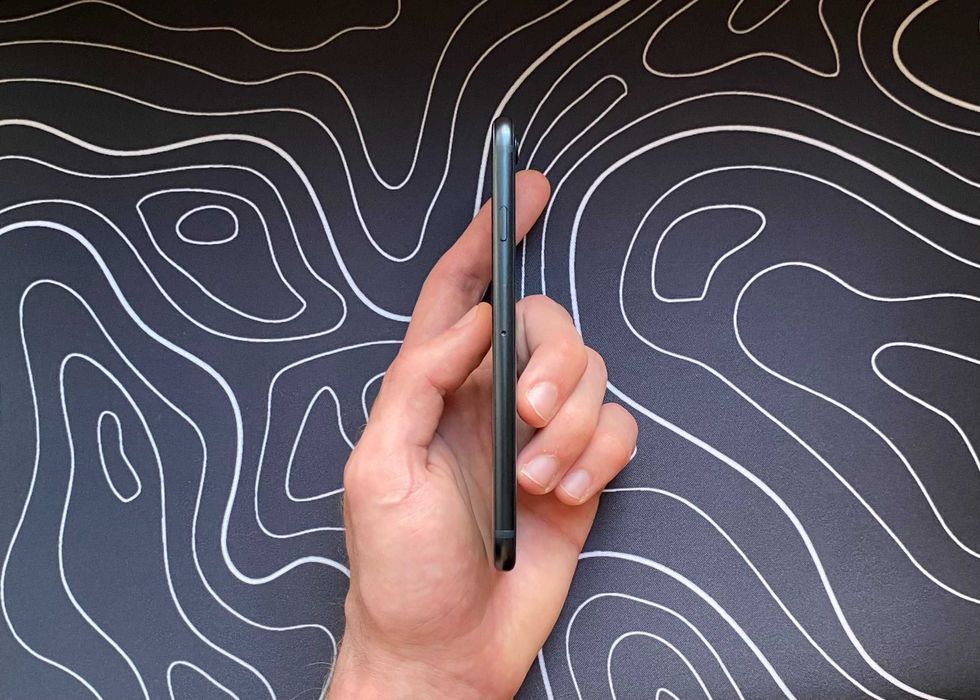 Почти новый - iPhone SE 2022 - 64 гб - 85% АКБ - MIDNIGHT - NEVERLOCK