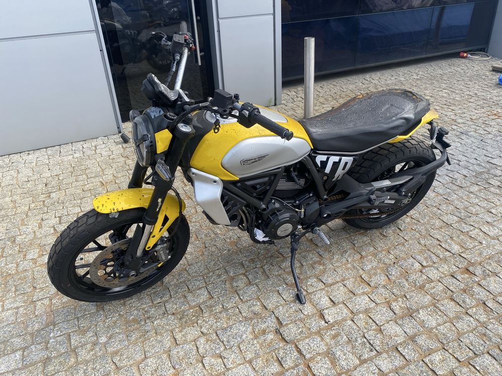 Ducati scrambler 800