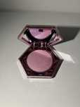Fenty Beauty rozświetlacz Lavender Luv’r