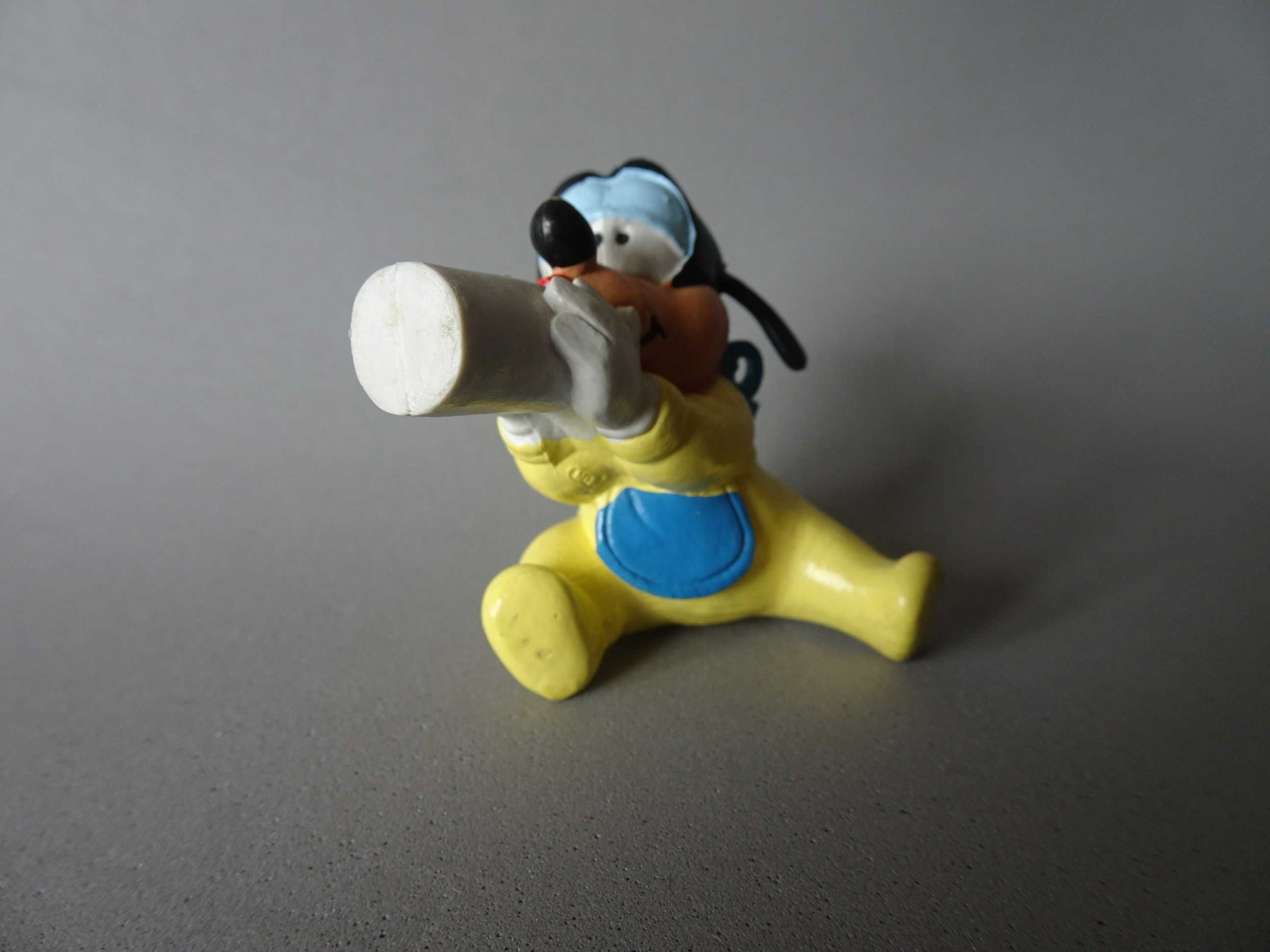 Figura em PVC Maia Borges - Pateta amarelo claro
