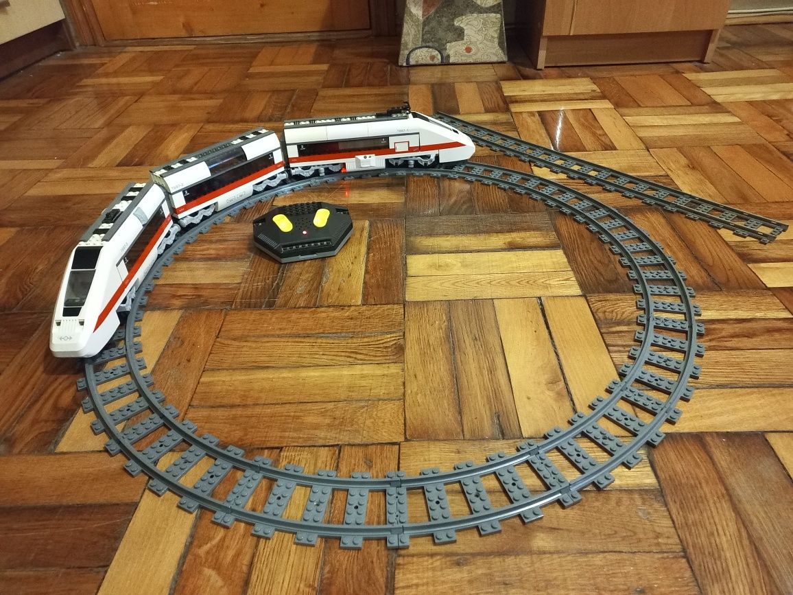 Продам колекционную серию железной дороги от LEGO!