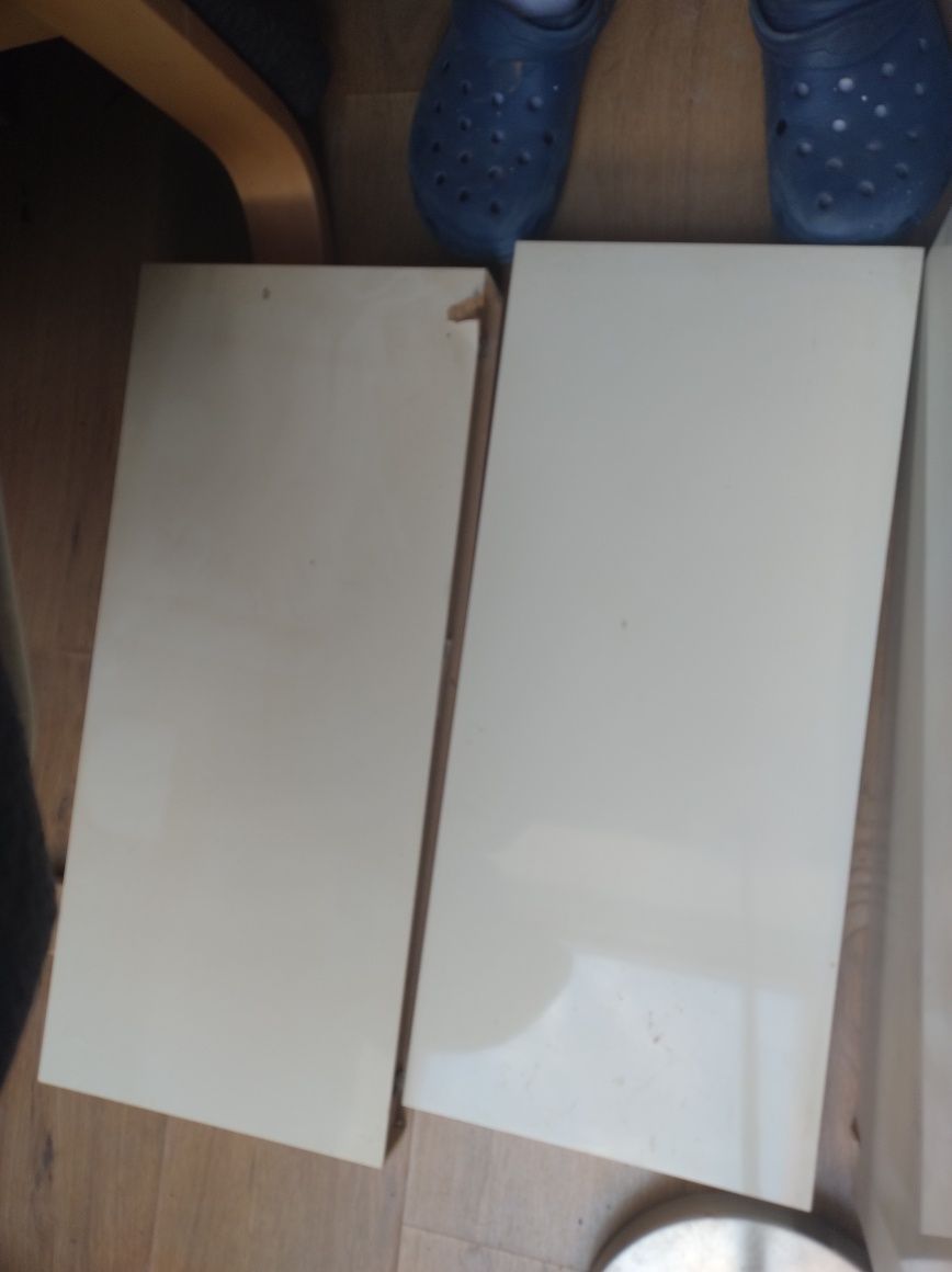 Półki kallax Ikea białe i czarne