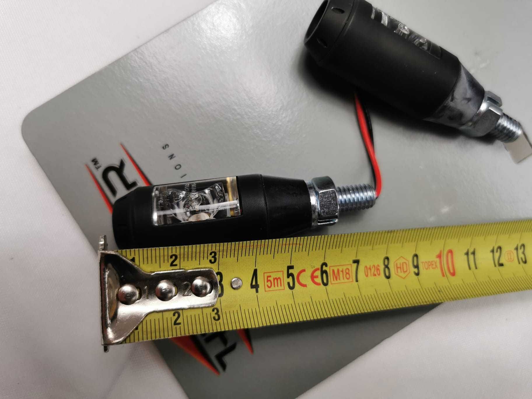 Akcesoryjne kierunkowskazy metalowe czarne kierunkowskaz LED