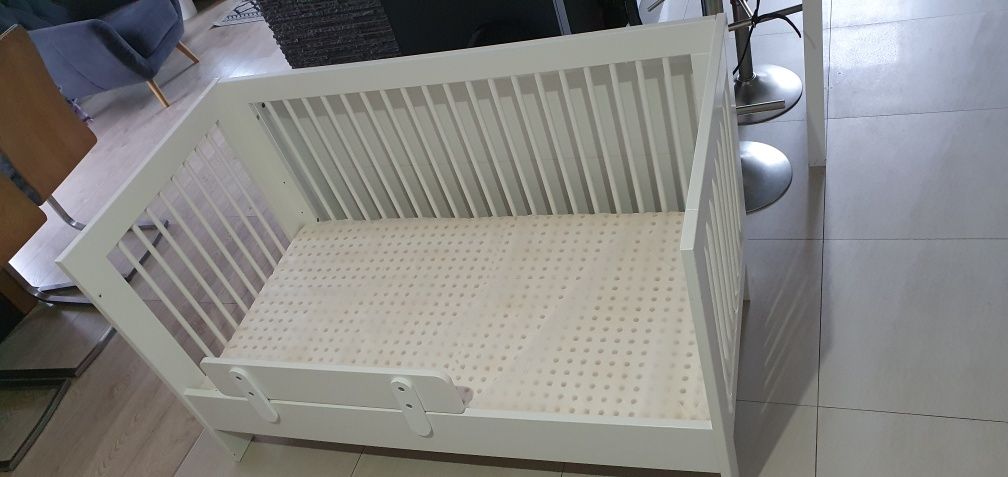 Łóżko Pinio Basic 140x70 z szuflada i barierką