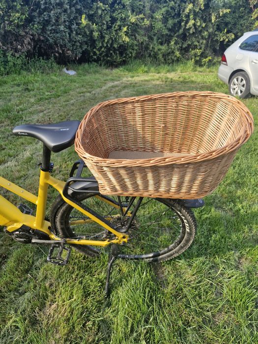 Wiklinowy koszyk rowerowy na bagażnik