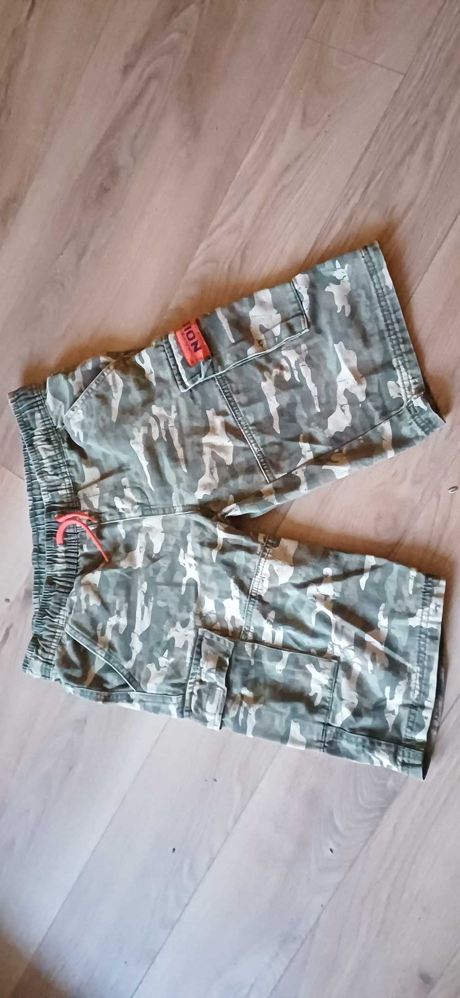 Spodenki wojskowe, szorty NOISE rozmiar 152cm. Bardzo dobra jakość.