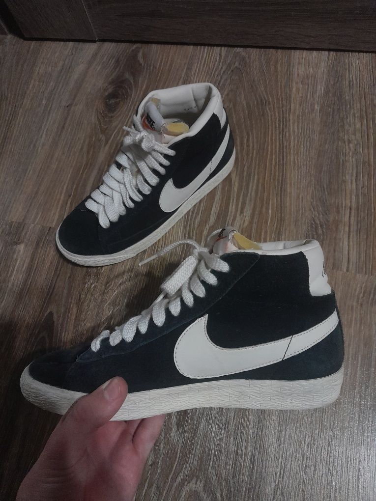 Nike blazer black