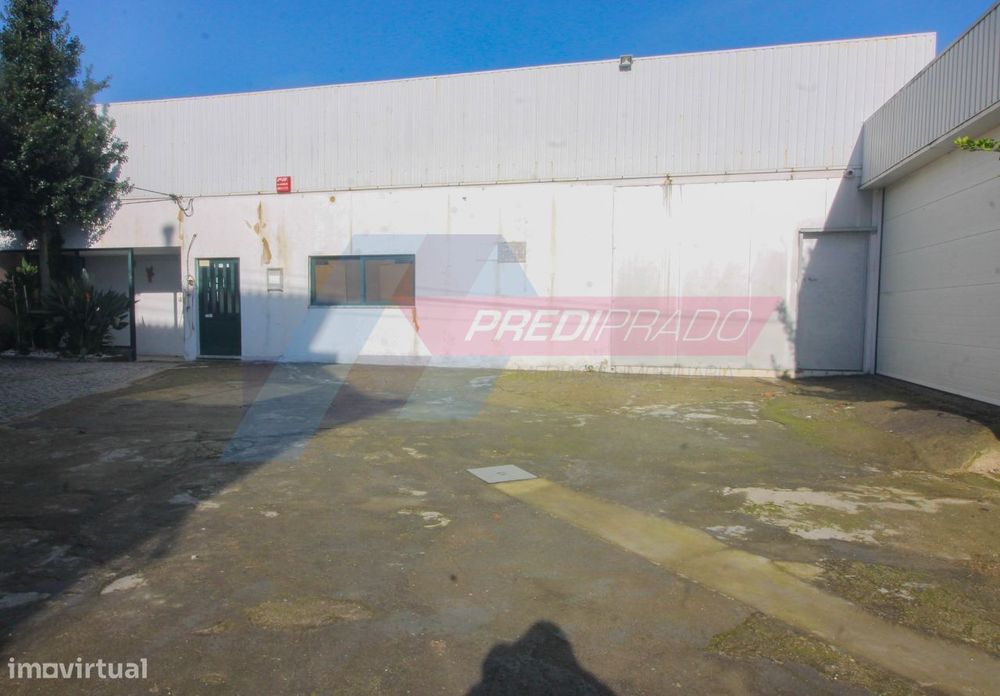 Pavilhão industrial para Arrendamento com 388m2!