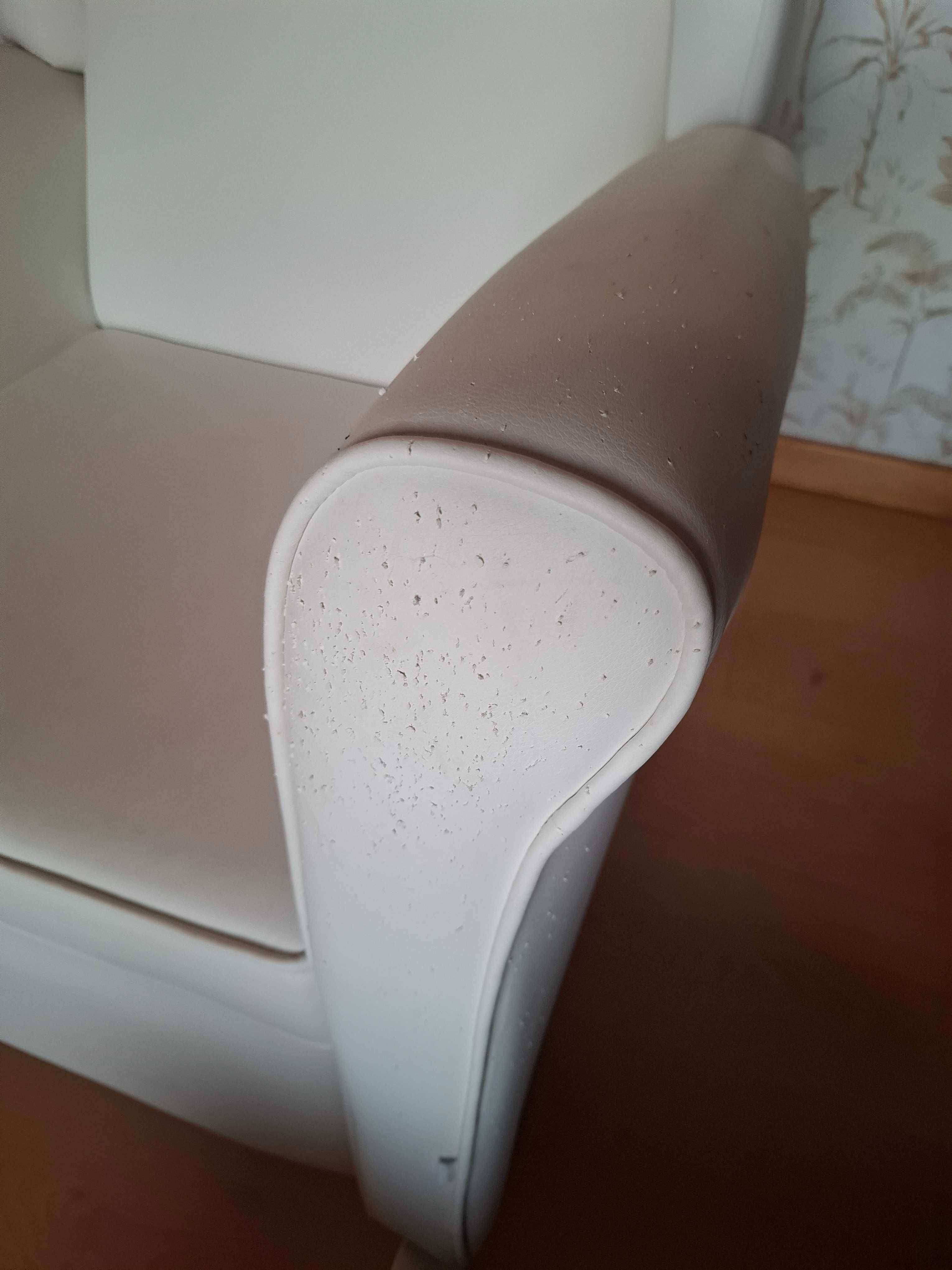 Poltrona de Amamentação / Recliner com Apoio de Pés — Polipiel Bege
