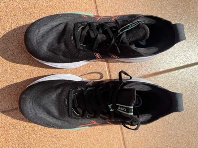 Buty do biegania Asics Gel Nimbus 27 rozmiar 44