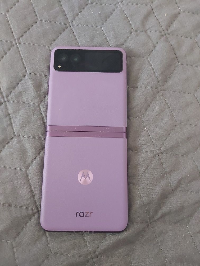 Motorola razr 40