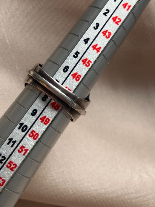 Stary duży srebrny pierścionek z koralem