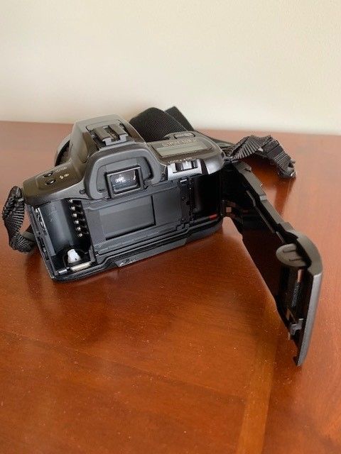 Máquina Fotográfica Minolta Dynax 303si com mala de transporte