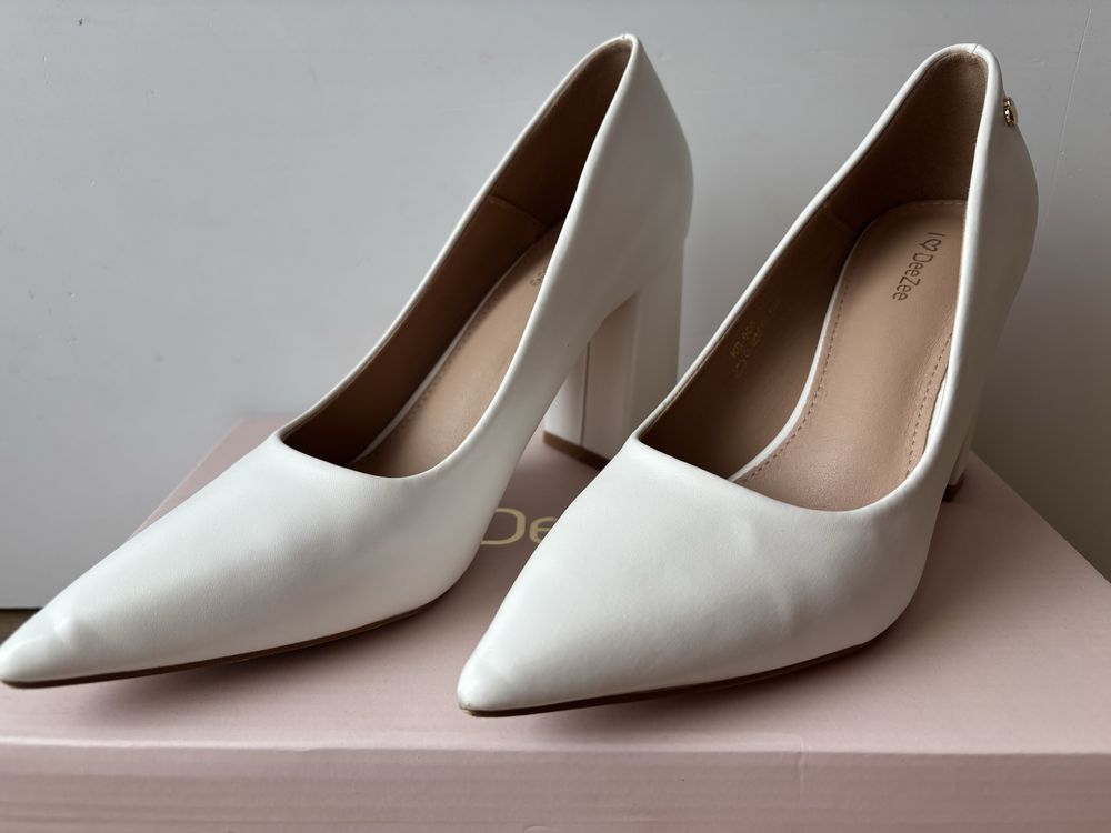 Buty na obcasie 36