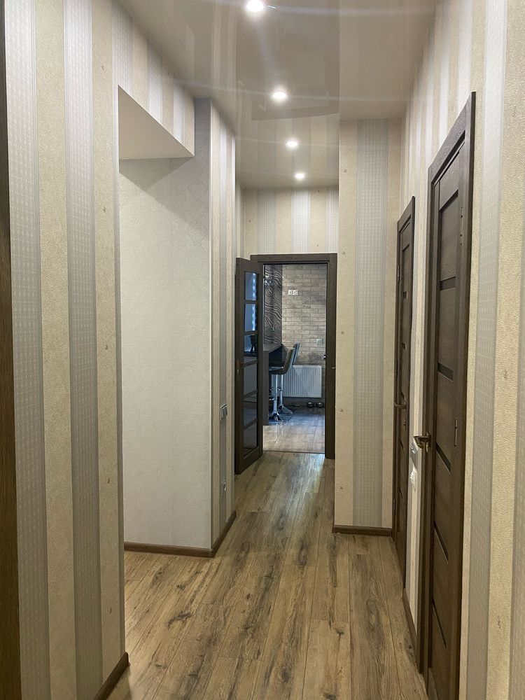 Продам квартиру в центрі міста