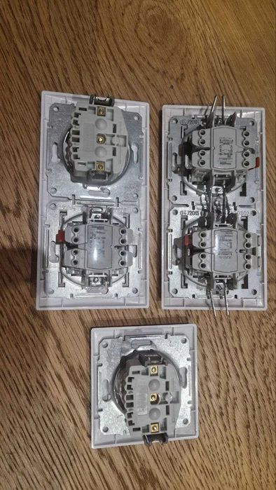 komplet gniazdek schneider electric