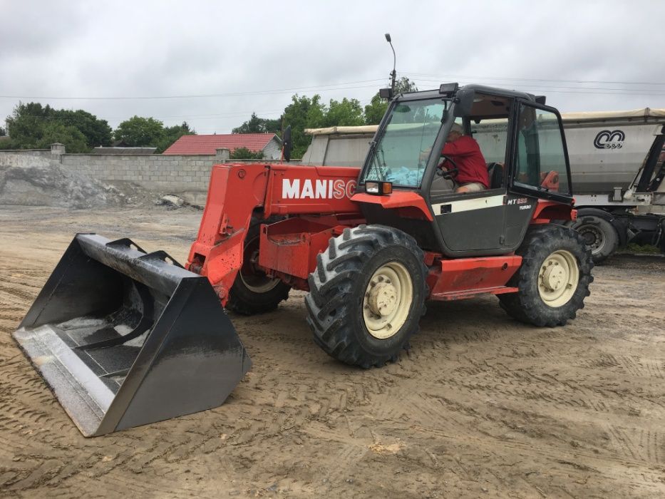 Послуги телескопічного погрузчика Manitou