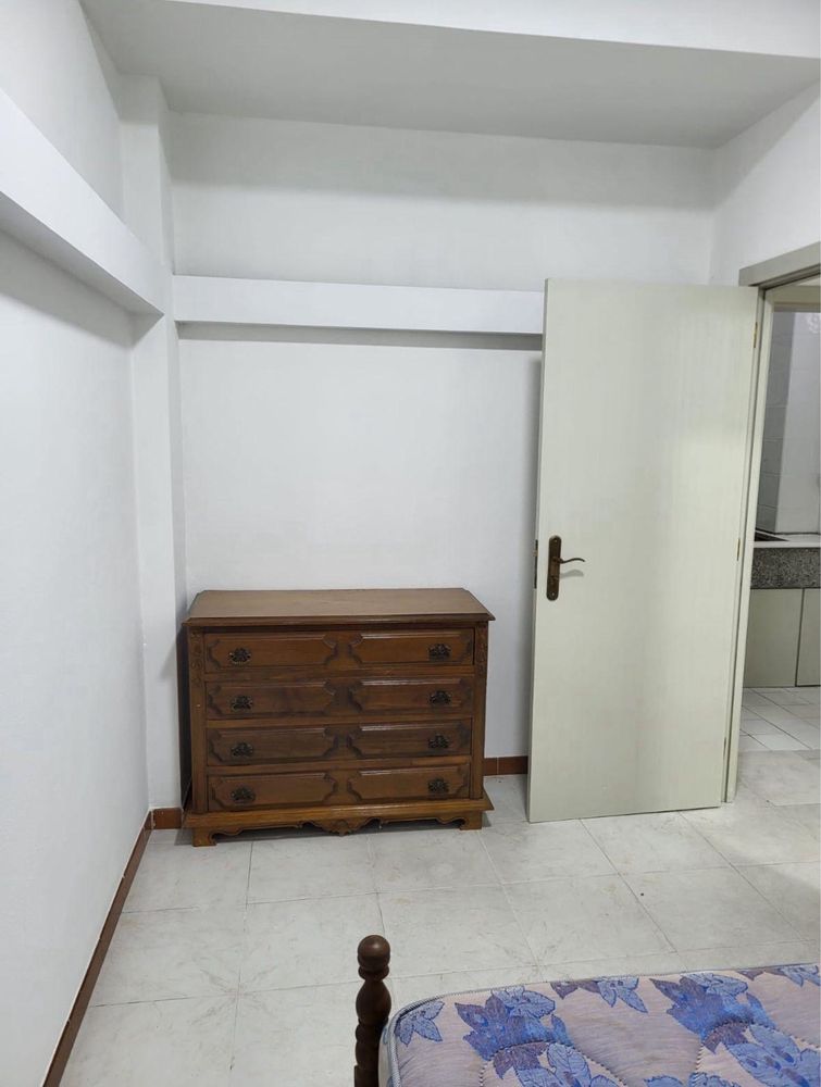 T2 Remodelado com 55m2, espaco comercial convertido em moradia