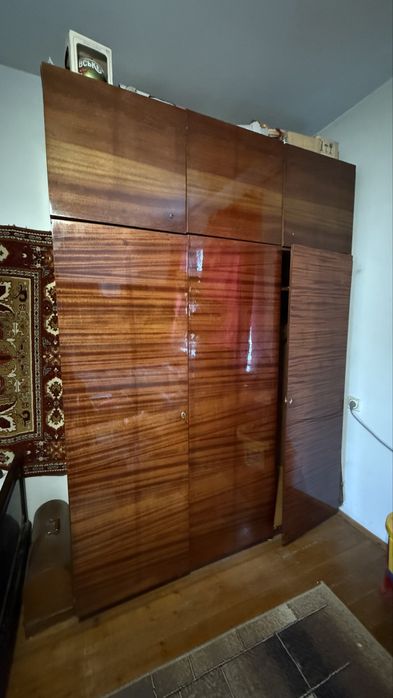 Шафа вживана для спальні