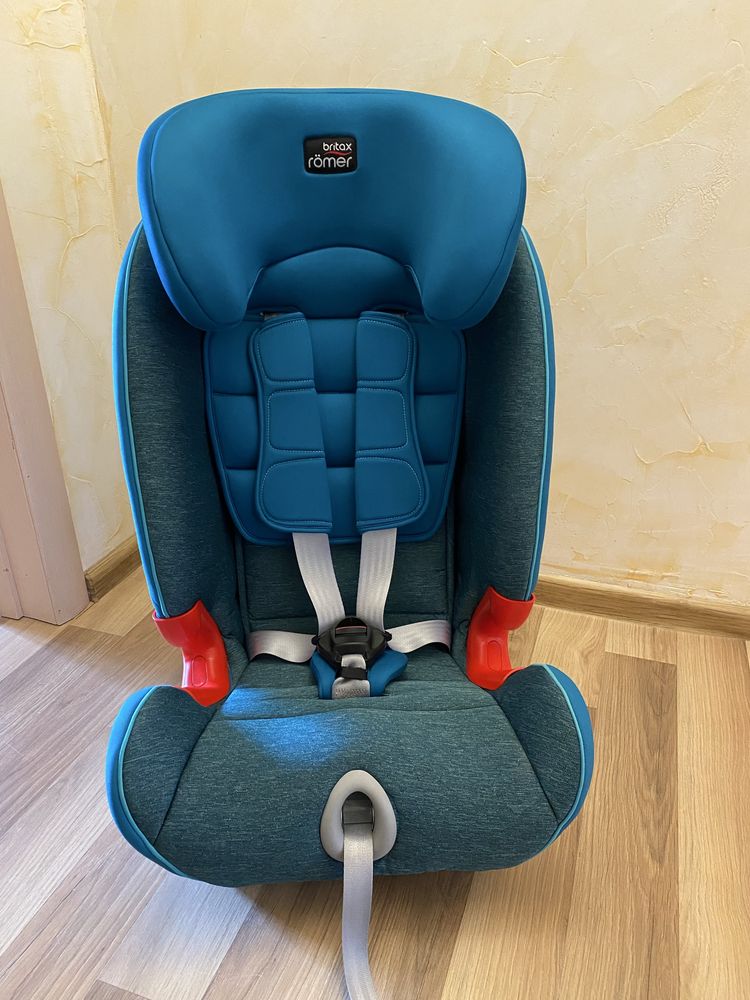 Автокресло Britax-Romer Advansafix IІІ с 9 мес.до 12 лет группа 1/2/3
