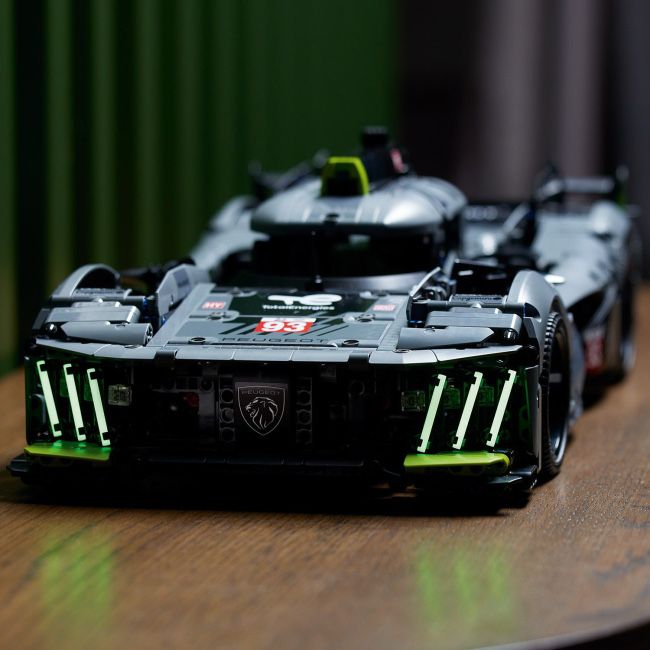 Конструктор LEGO Technic PEUGEOT 9X8 Le Mans Hybrid Hypercar (42156)
