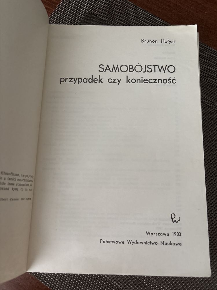 Sprzedam ksiazke Samobojstwo przypadek czy koniecznisc