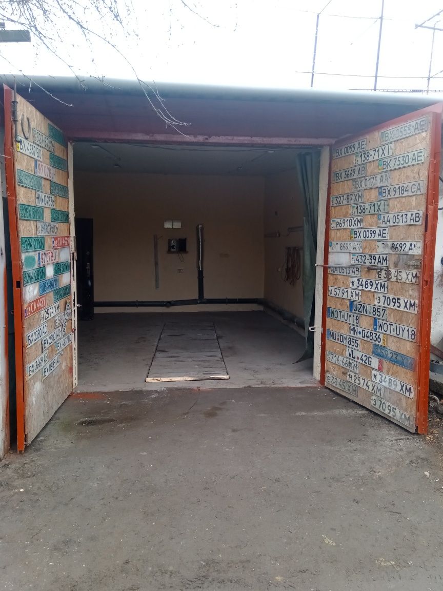 Продам 2 сумісних гаражі