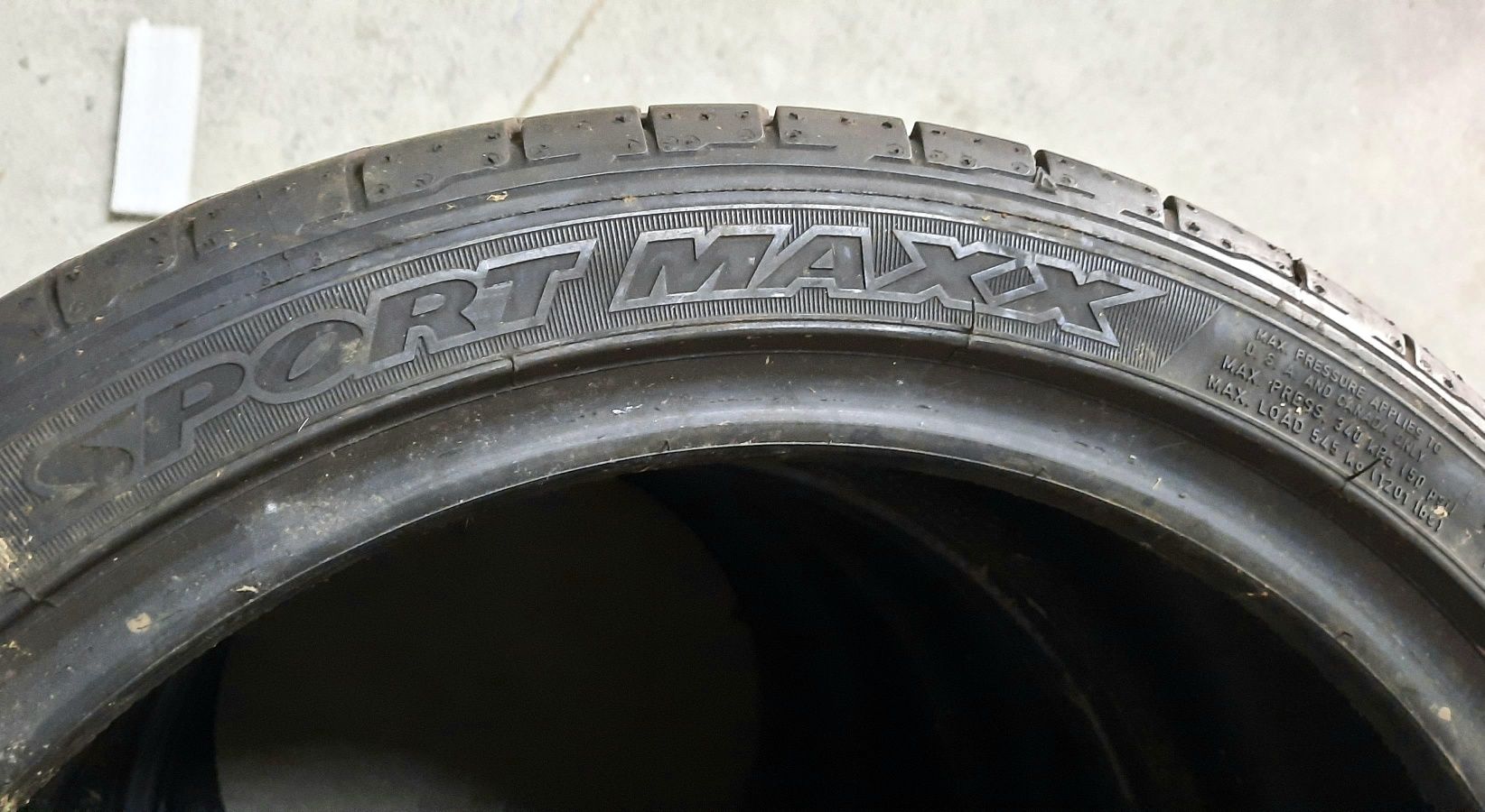 Pneus Dunlop Sport Maxx 215/40 17 C/Novos