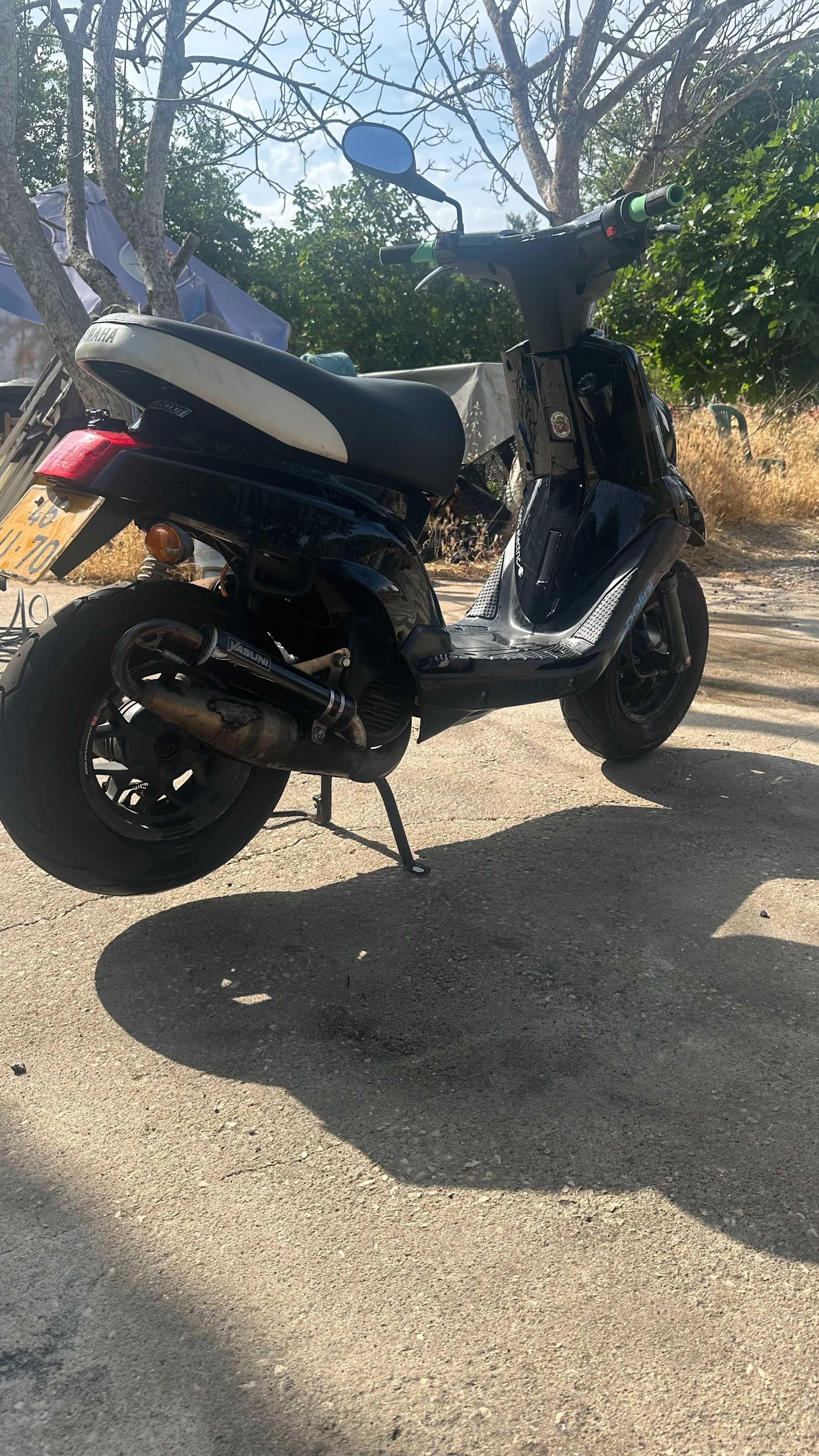 bws 50cc com estética de origem mas muito material