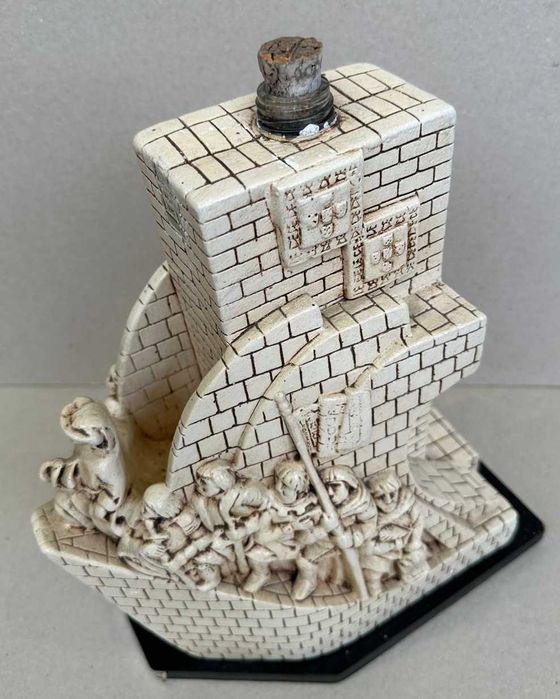 Garrafa de vidro, c/ molde de gesso, Padrão dos Descobrimentos