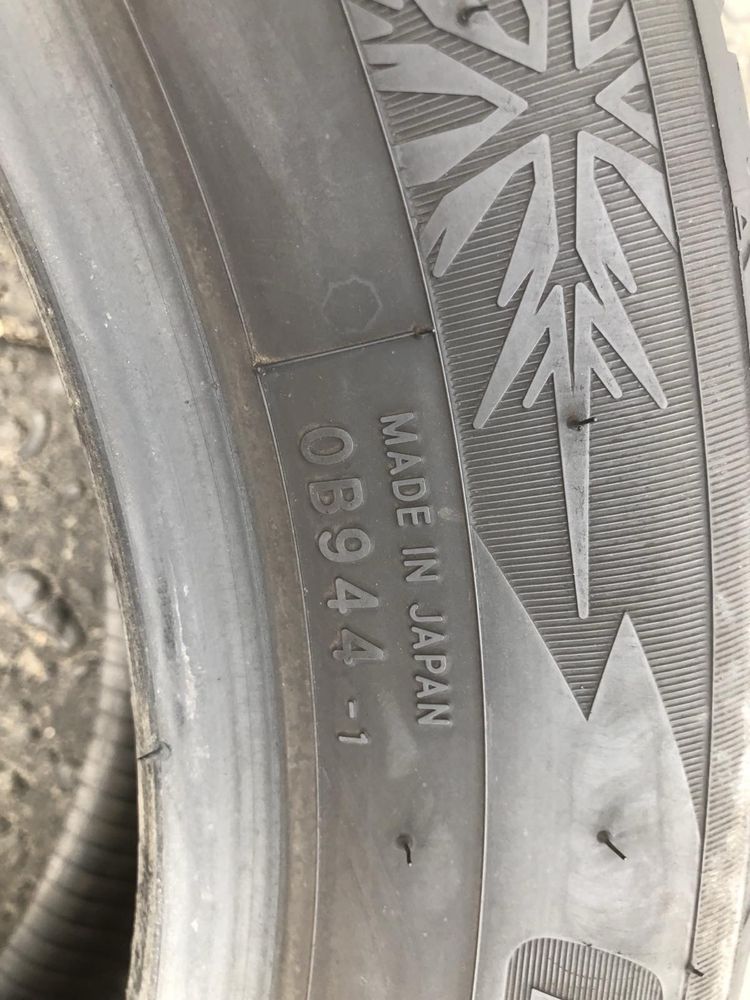 Шини 215/55 R17 пара Toyo 2024p зима 7мм