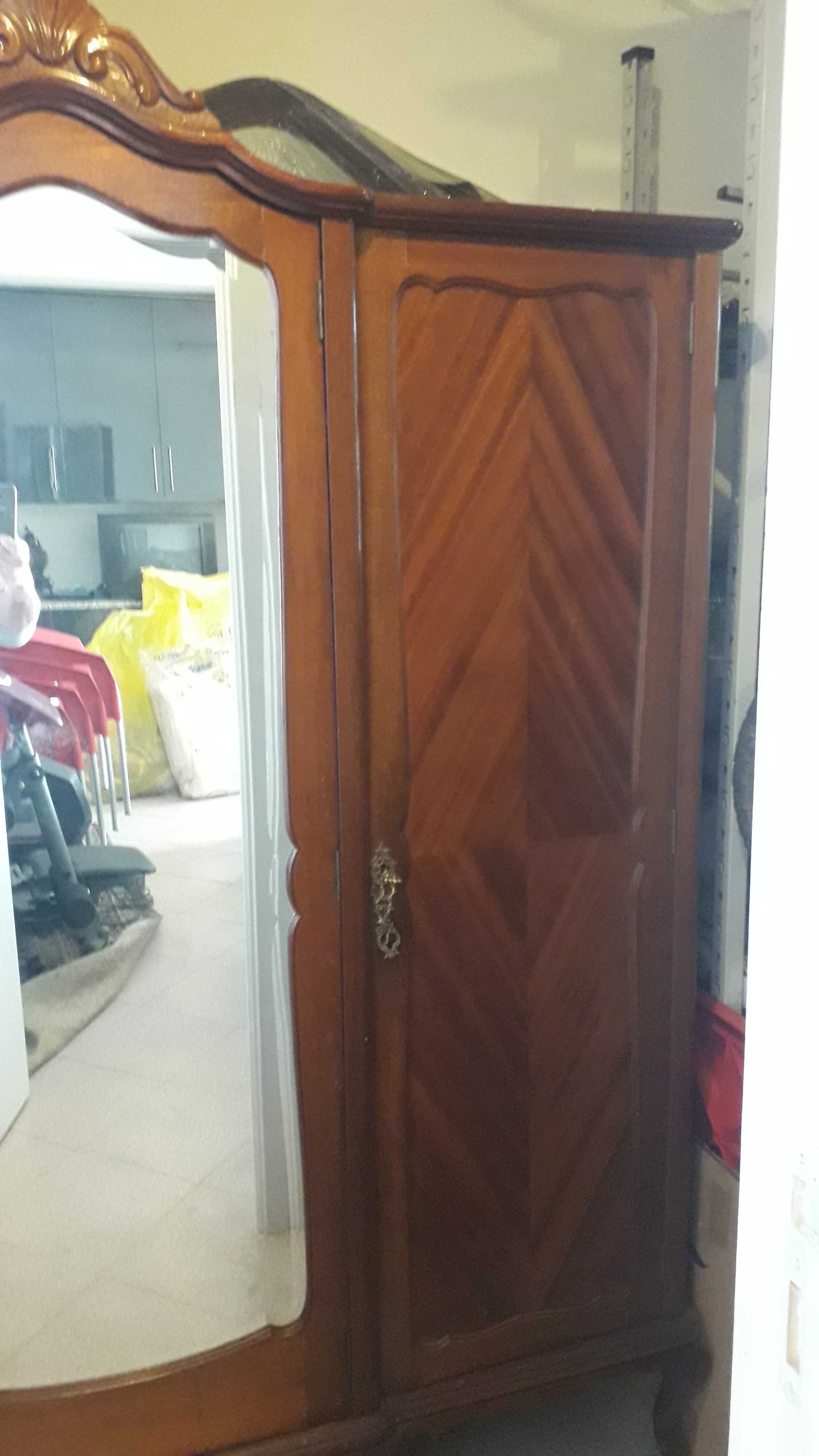 Móveis estilo antigo