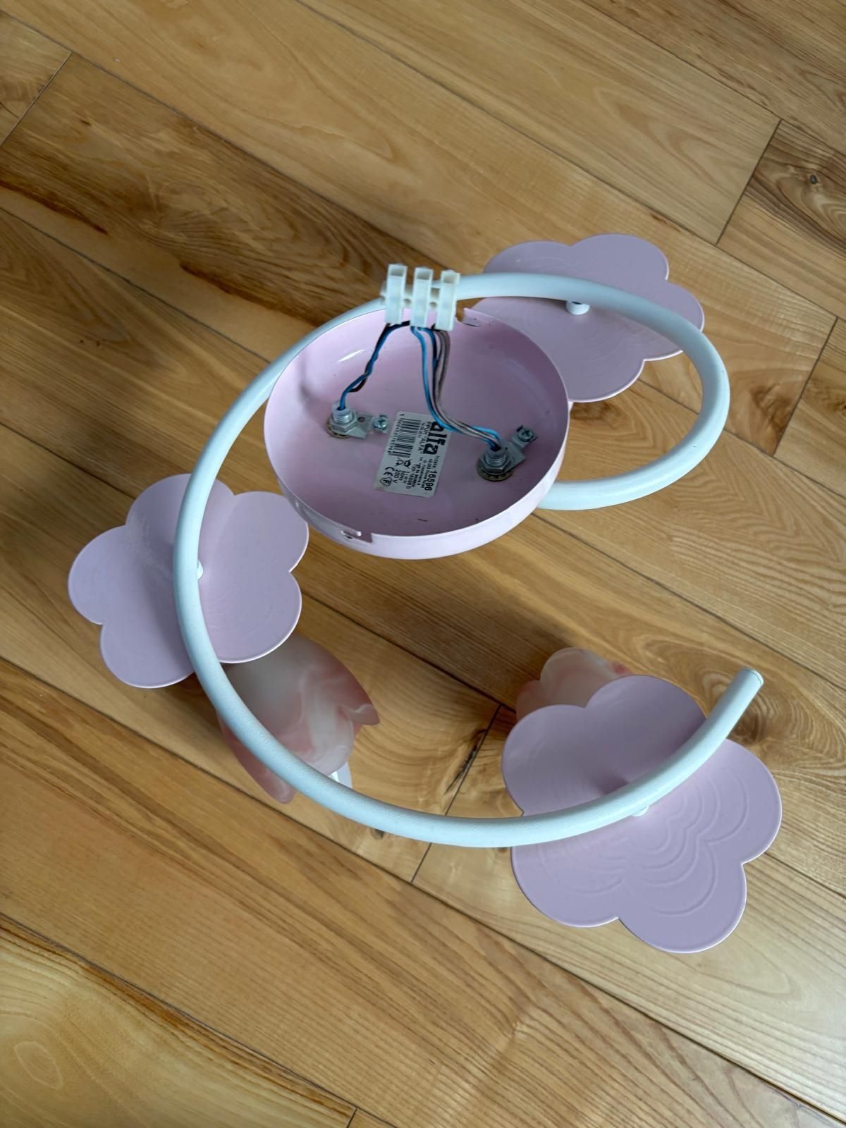 Lampa sufitowa do pokoju dziewczynki