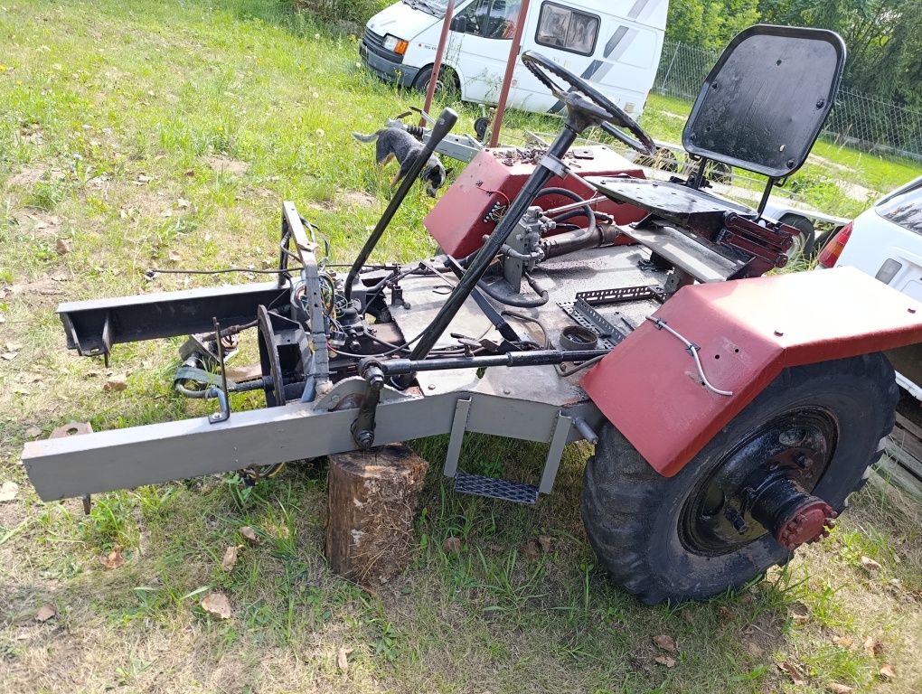 Pozostałości Ciągnika SAM ursus C330 ZIŁ. Rama, oś, skrzynia biegów,