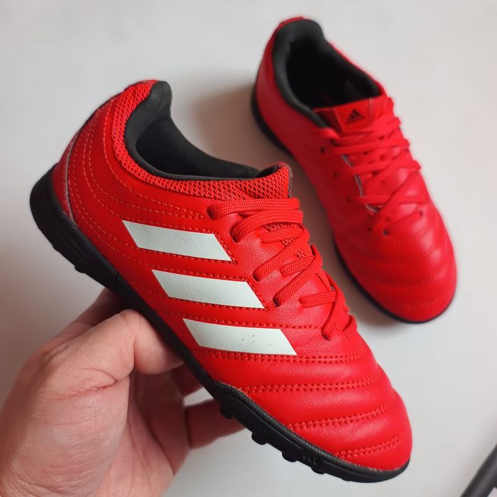 Оригінал сороконіжки Adidas Copa
Р33 довжина устілки по факту 20.5см
Р