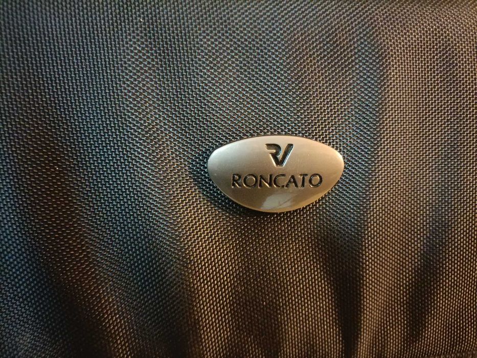 Pasta de trabalho em tecido preto da marca Roncato