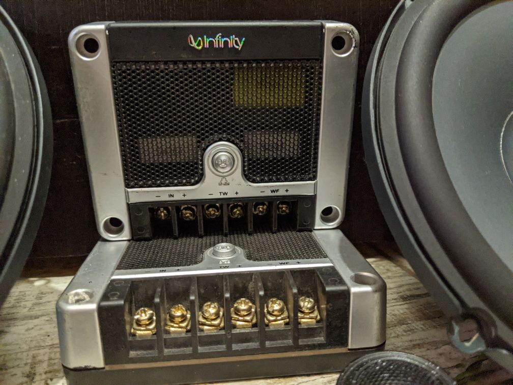 Infinity REF 6030CS, 16-е динамики в авто.