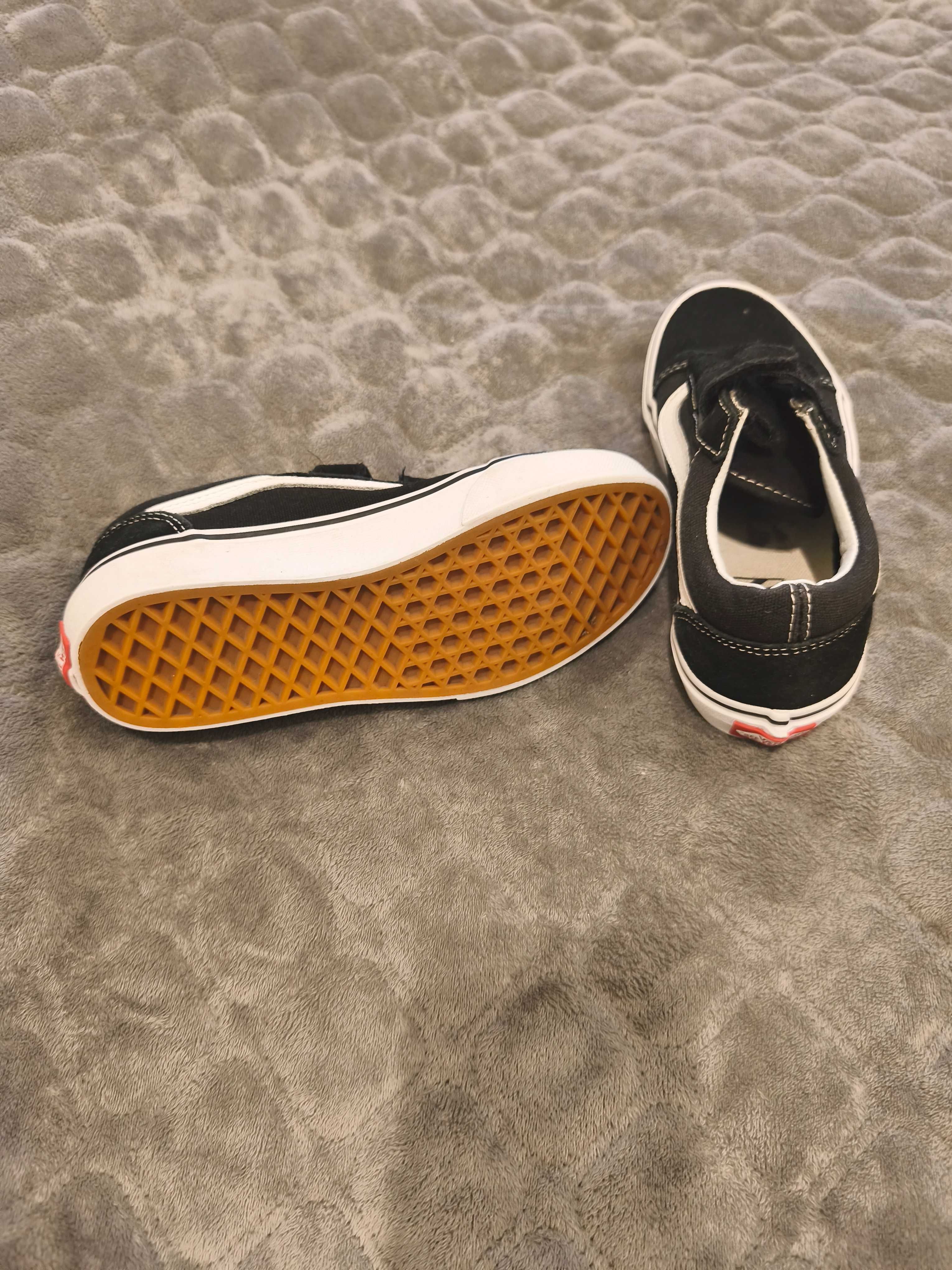 Продам Vans б/у на липучках